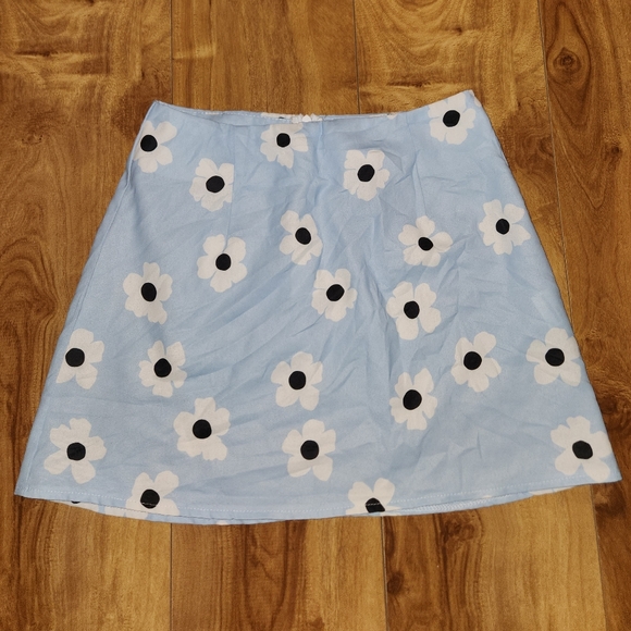 Princess Polly Floral Skirt - Picture 1 of 3